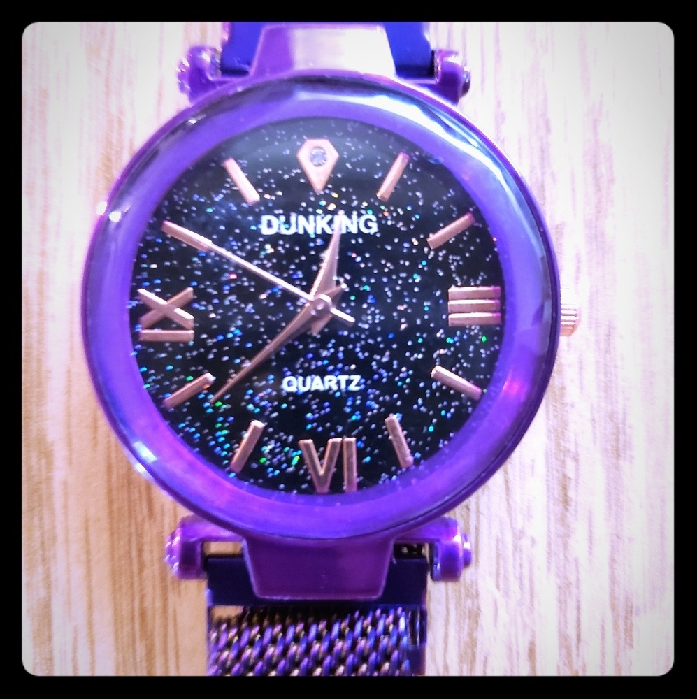 Women's quartz wrist watch